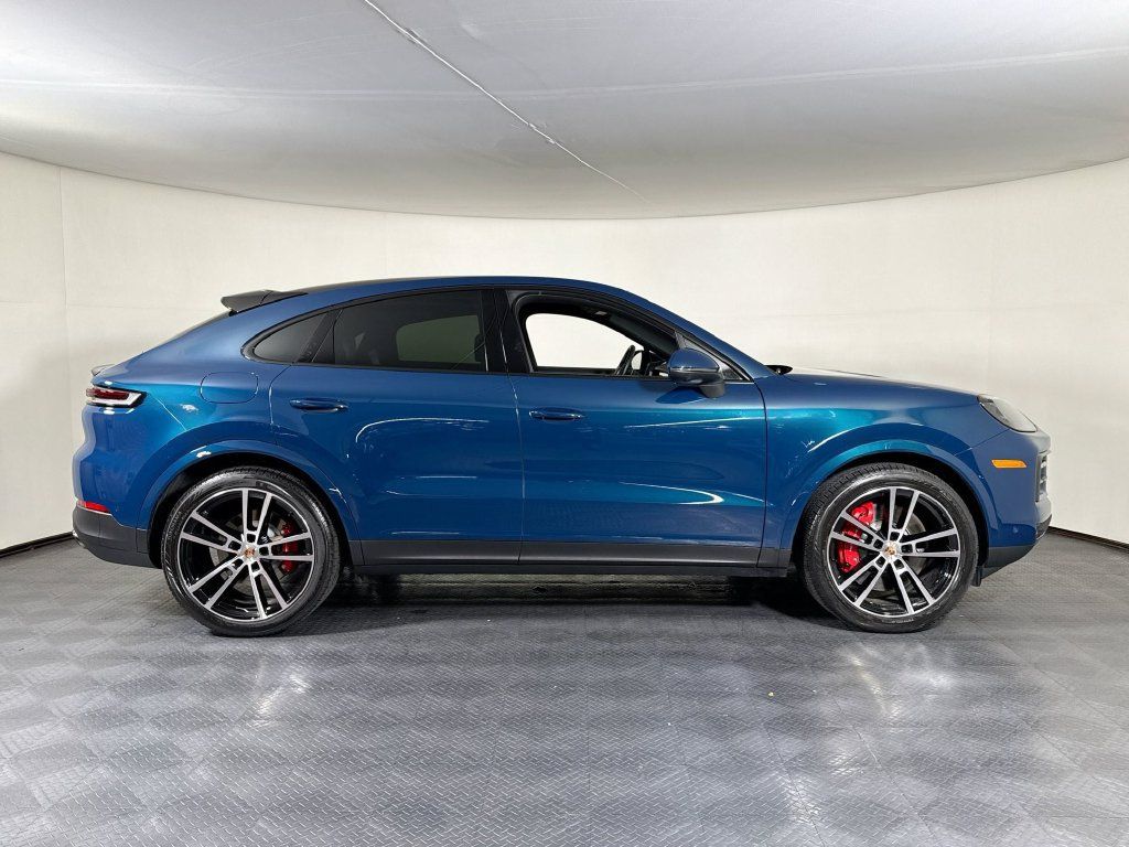 Certified 2026 Porsche Cayenne S AWD/4WD image 8
