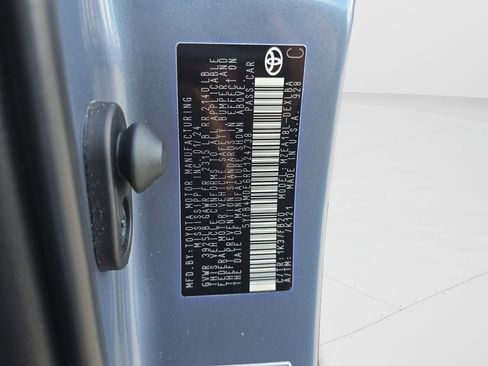 Used 2024 Toyota Corolla LE image 29