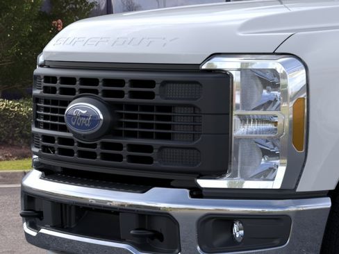 New 2026 Ford F250 XL w/ 360-Degree Camera Package RWD image 17