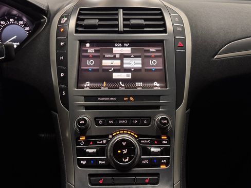 Used 2017 Lincoln MKZ Premiere image 21