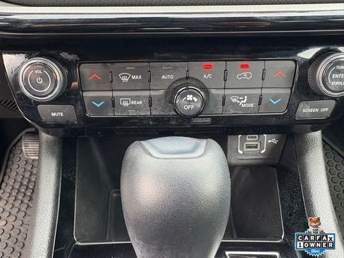 Used 2025 Jeep Compass Trailhawk AWD/4WD image 21