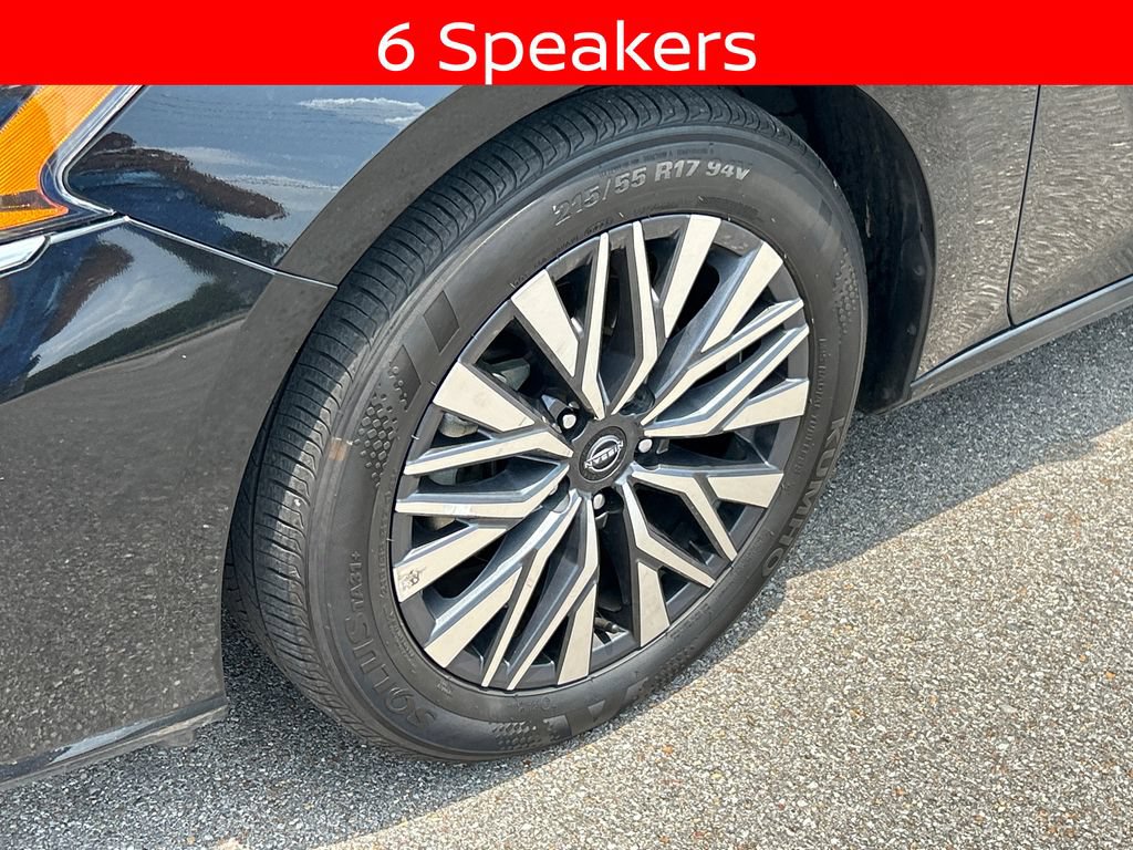 Used 2025 Nissan Altima 2.5 SV FWD image 11