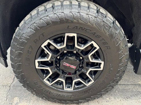 Used 2024 GMC Sierra 2500 SLE image 38