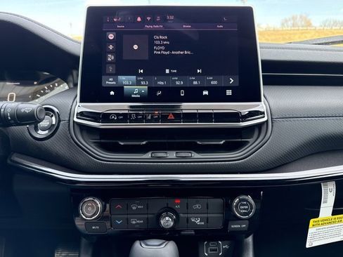 New 2026 Jeep Compass Latitude image 14