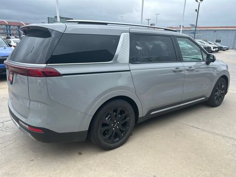 Used 2024 Kia Carnival SX FWD image 6