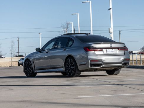 Used 2020 BMW 750i xDrive w/ Executive Package image 3