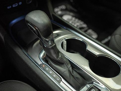 Used 2022 Chevrolet Malibu LT image 23