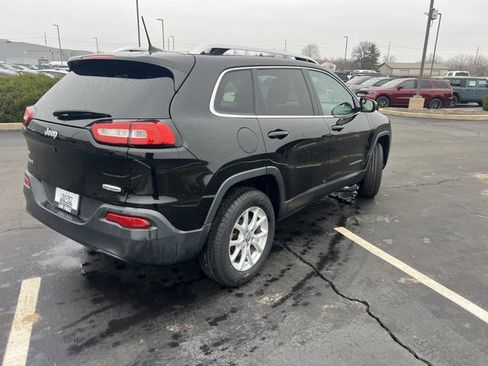 Used 2017 Jeep Cherokee Latitude w/ Cold Weather Group image 4