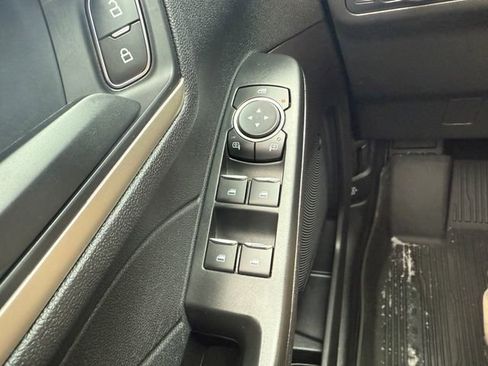 Used 2022 Ford Escape SE w/ Convenience Package image 18
