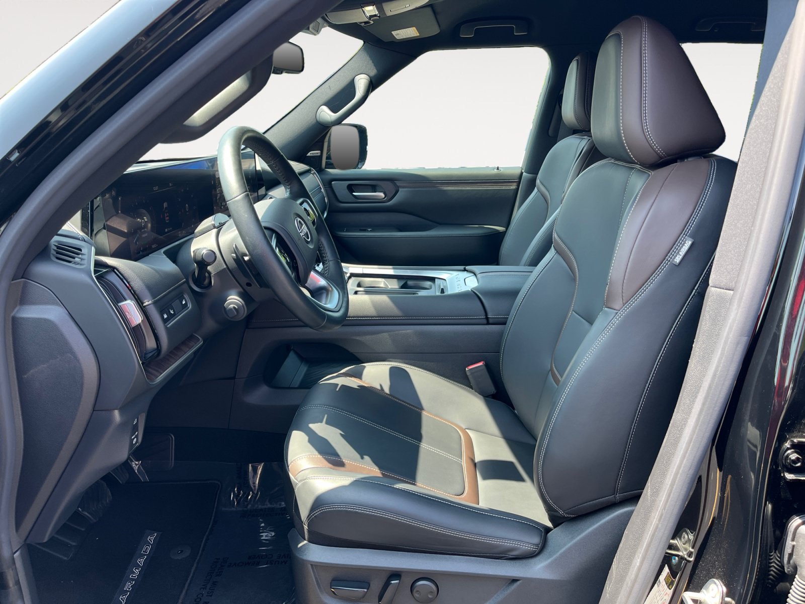 Used 2025 Nissan Armada SL w/ Captain's Chari Seat Package AWD/4WD image 11