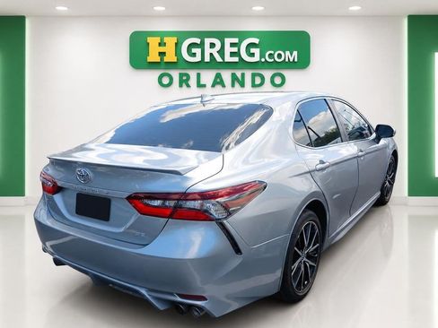 Used 2021 Toyota Camry SE FWD image 6
