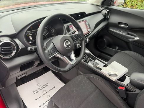 Used 2024 Nissan Kicks SV FWD image 11