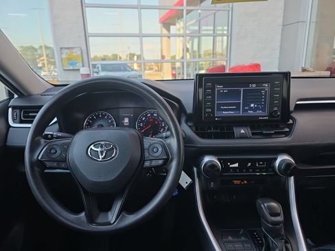 Certified 2021 Toyota RAV4 LE FWD image 11