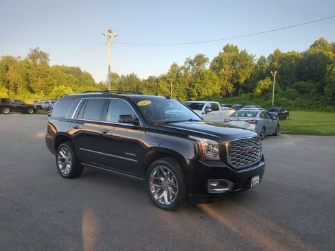 Used 2020 GMC Yukon Denali w/ Denali Ultimate Package AWD/4WD image 3