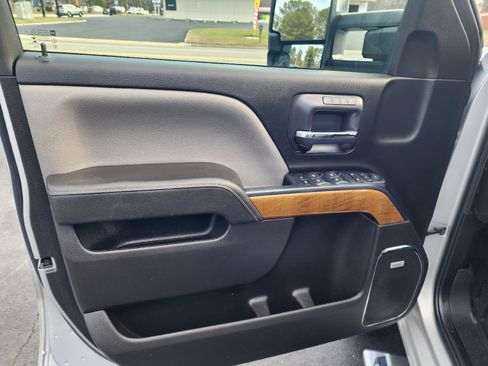 Used 2018 Chevrolet Silverado 2500 LTZ w/ Duramax Plus Package image 17