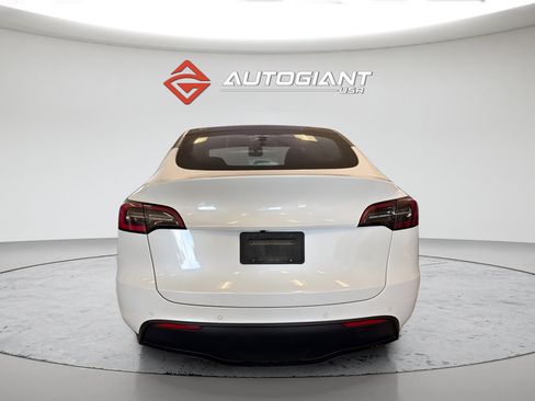 Used 2021 Tesla Model Y 2WD image 4