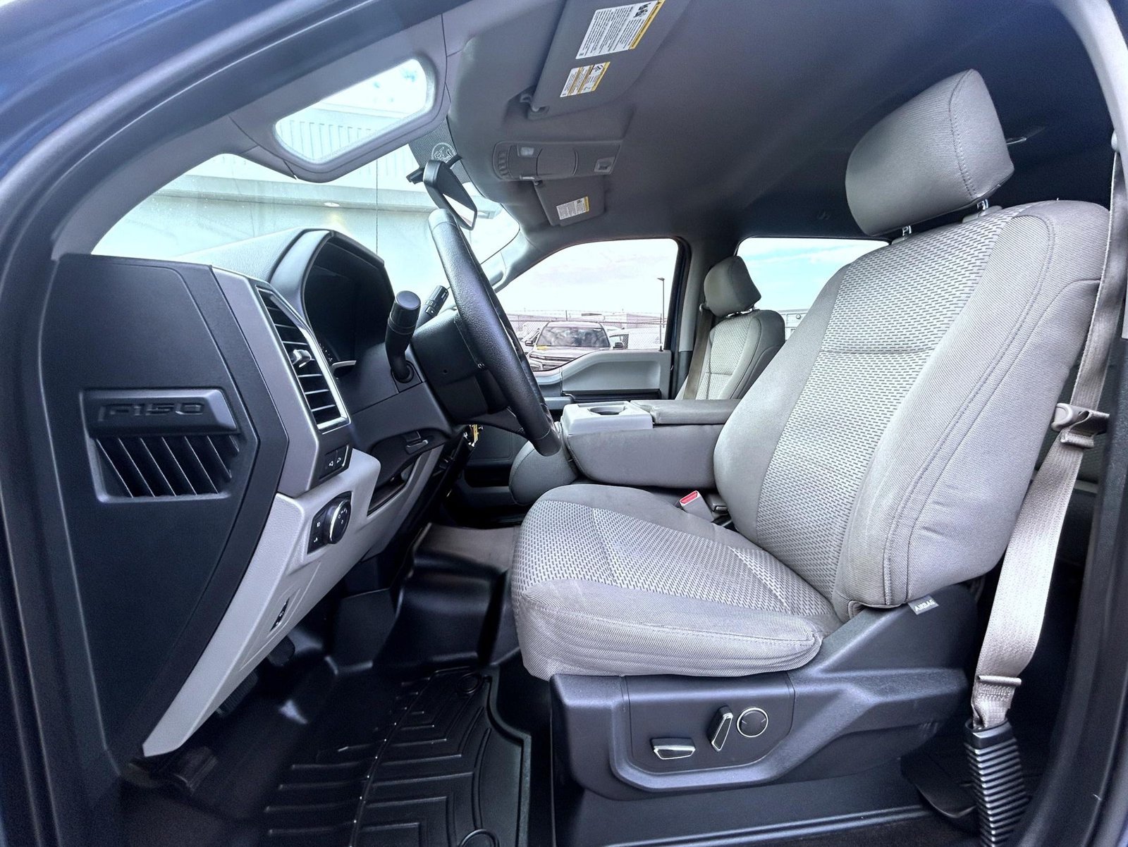 Used 2015 Ford F150 XLT w/ Equipment Group 302A Luxury AWD/4WD image 12
