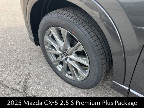 New 2025 MAZDA CX-5 AWD 2.5 S w/ Premium Plus Pkg image 4