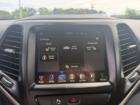 Used 2017 Jeep Cherokee 75th Anniversary AWD/4WD image 18