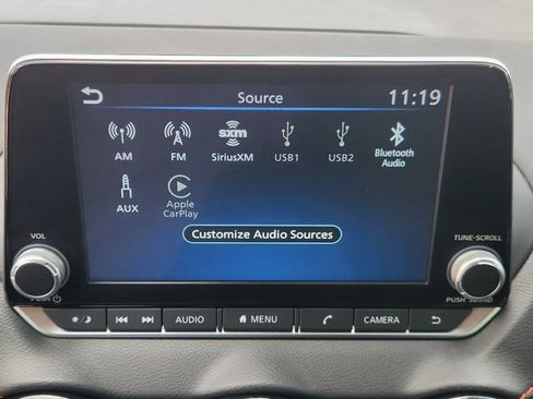 Used 2025 Nissan Sentra SR FWD image 18