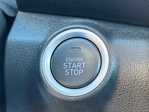 Used 2022 Hyundai Kona Limited image 34