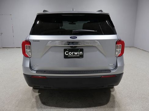 Used 2020 Ford Explorer XLT AWD/4WD image 3