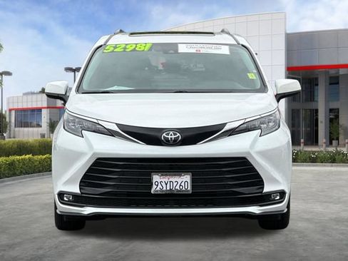 Certified 2026 Toyota Sienna XLE FWD image 11