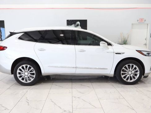 Used 2018 Buick Enclave Premium FWD image 3