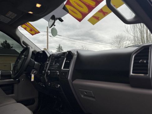 Used 2015 Ford F150 XLT image 6