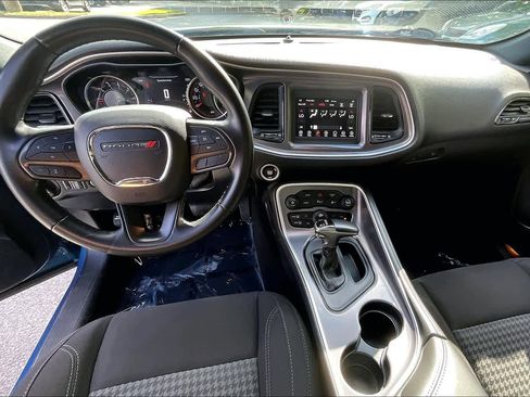 Used 2020 Dodge Challenger SXT w/ Driver Convenience Group RWD image 14