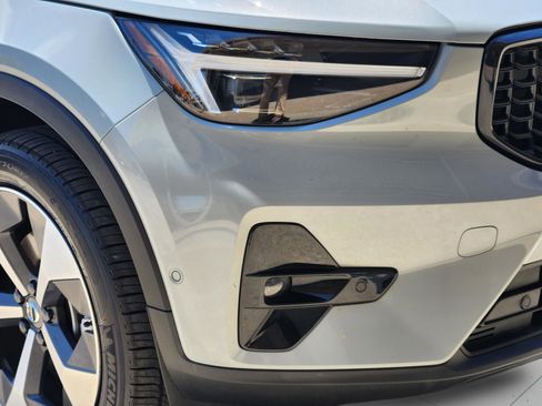 Used 2026 Volvo XC40 B5 Plus w/ Protection Package Premier AWD/4WD image 38