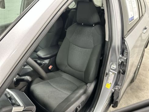 Used 2022 Toyota RAV4 XLE w/ Convenience Package image 15
