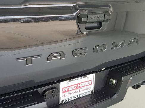 Used 2025 Toyota Tacoma SR5 RWD image 9