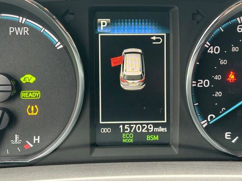 Used 2017 Toyota RAV4 Limited w/ Advanced Technology Package AWD/4WD image 21