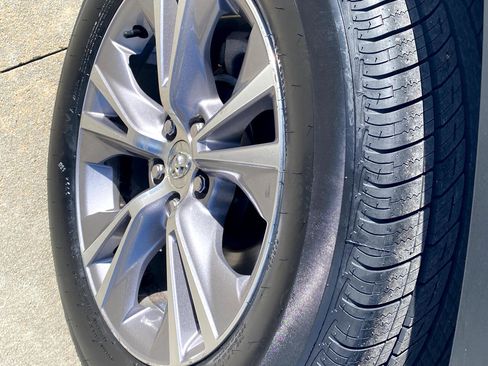 Used 2015 Toyota Highlander XLE image 11