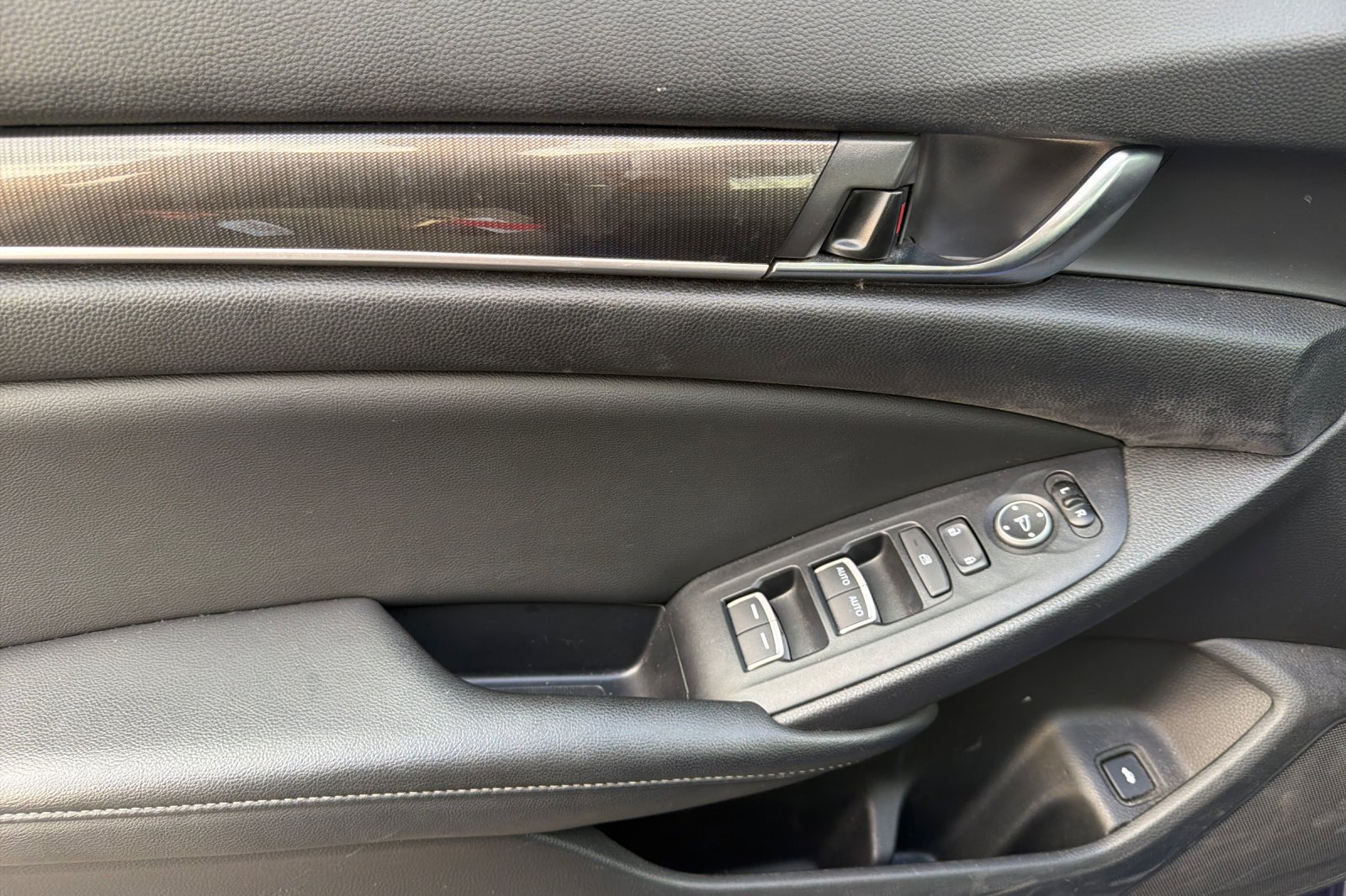 Used 2019 Honda Accord Sport image 13