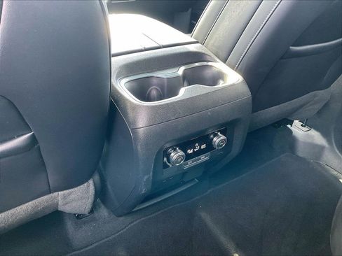 Used 2024 GMC Acadia Elevation image 27