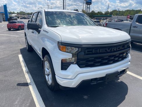 Used 2024 Chevrolet Silverado 1500 Custom AWD/4WD image 3