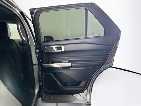 Used 2024 Ford Explorer XLT w/ Equipment Group 202A image 30