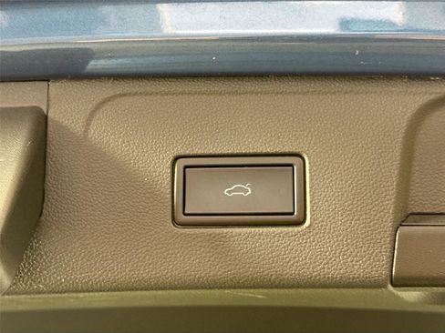 Used 2019 Volkswagen Atlas SE w/ Towing Package image 40