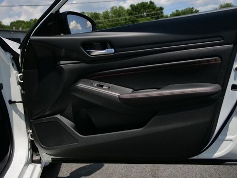Used 2020 Nissan Altima 2.5 SR FWD image 34