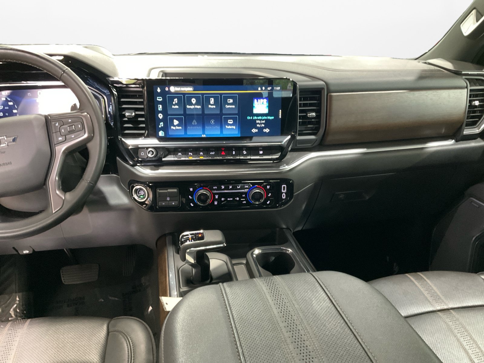 Used 2025 Chevrolet Silverado 1500 High Country w/ Midnight Edition AWD/4WD image 12