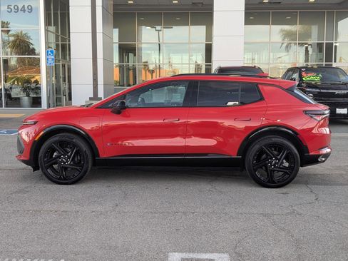 Used 2025 Chevrolet Equinox EV RS w/ LPO, All-Weather Mat Package image 8