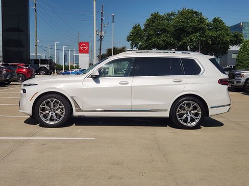 Used 2023 BMW X7 xDrive40i w/ Premium Package AWD/4WD image 4
