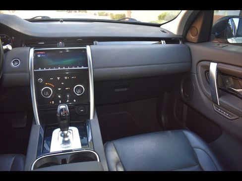 Used 2020 Land Rover Discovery Sport SE AWD/4WD image 30