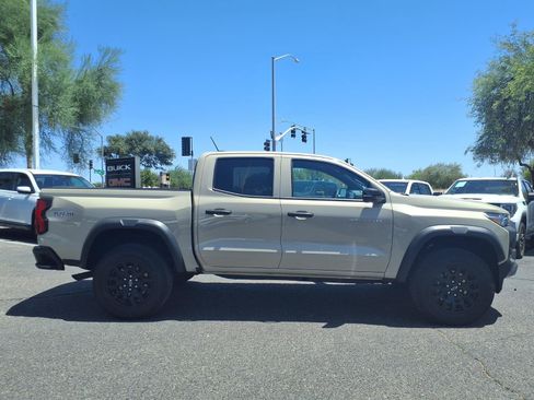 Used 2024 Chevrolet Colorado Trail Boss w/ Advanced Trailering Package AWD/4WD image 4