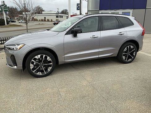 New 2026 Volvo XC60 B5 Plus w/ Protection Package Premier AWD/4WD image 11