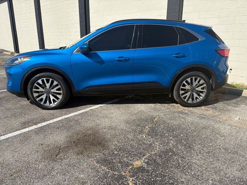 Used 2021 Ford Escape Titanium AWD/4WD image 2