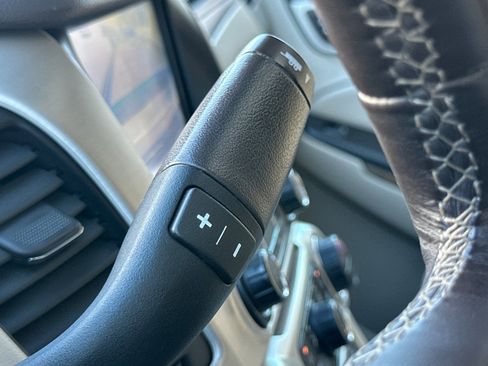 Used 2018 GMC Yukon Denali w/ Denali Ultimate Package image 34