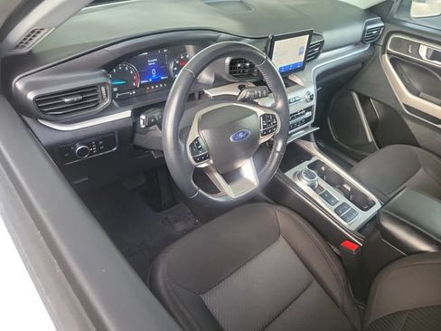 Used 2023 Ford Explorer XLT RWD image 6